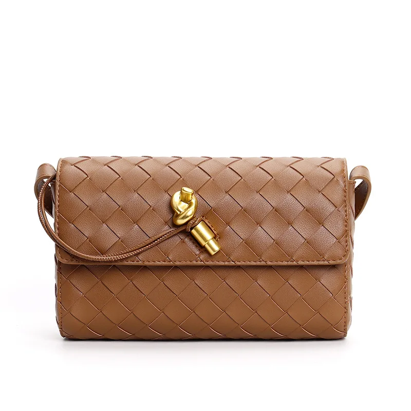 حقيبة جلد شبابية