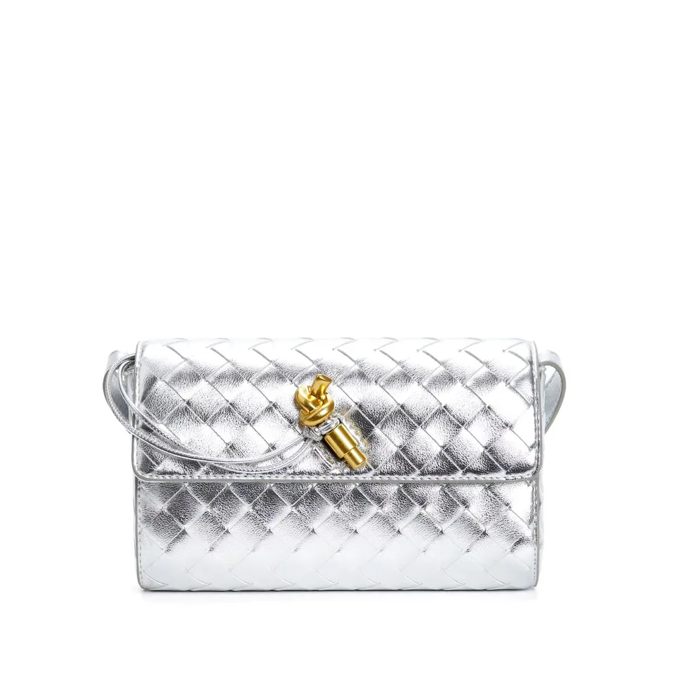 حقيبة جلد شبابية