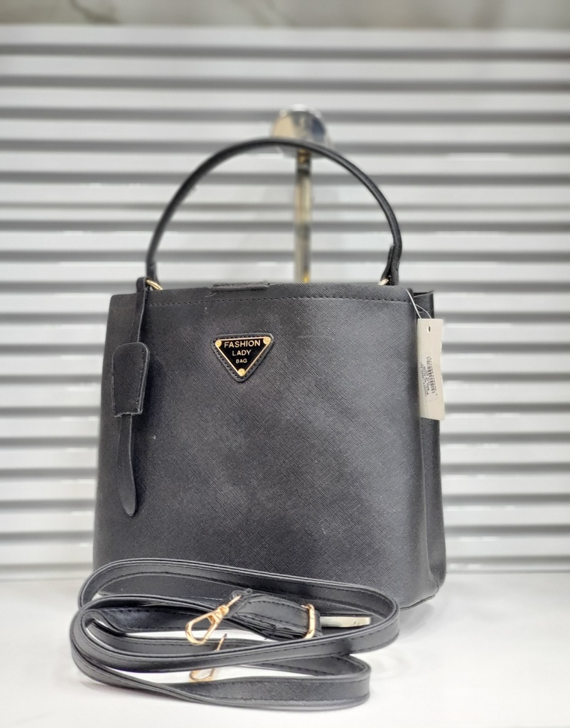 حقيبة جلد شبابية