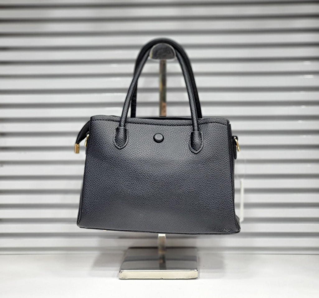 حقيبة جلد شبابية