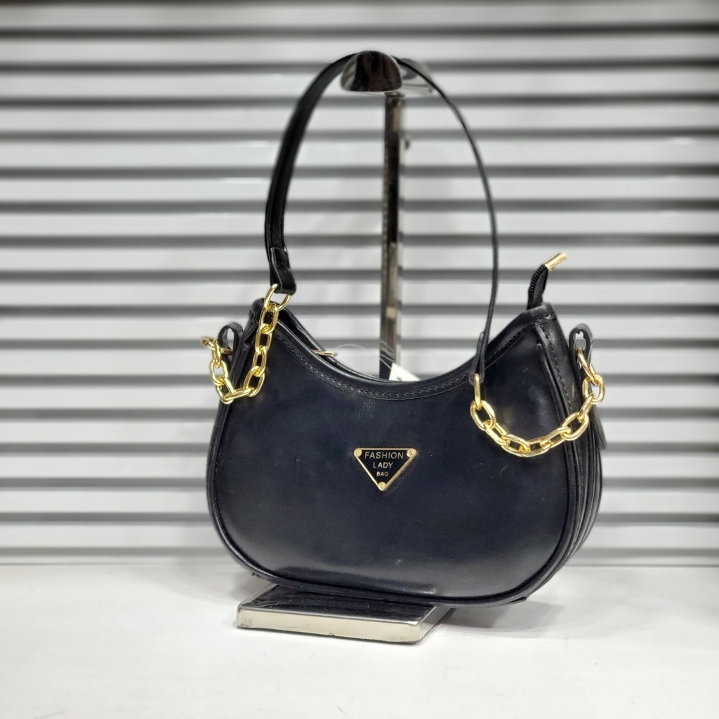 حقيبة جلد شبابية