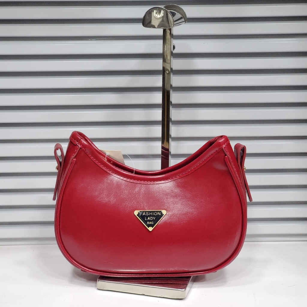 حقيبة جلد شبابية