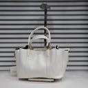 حقيبة جلد شبابية