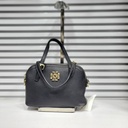 حقيبة جلد شبابية