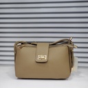 حقيبة جلد شبابية