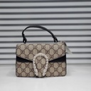 حقيبة جلد شبابية