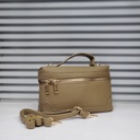 حقيبة جلد شبابية