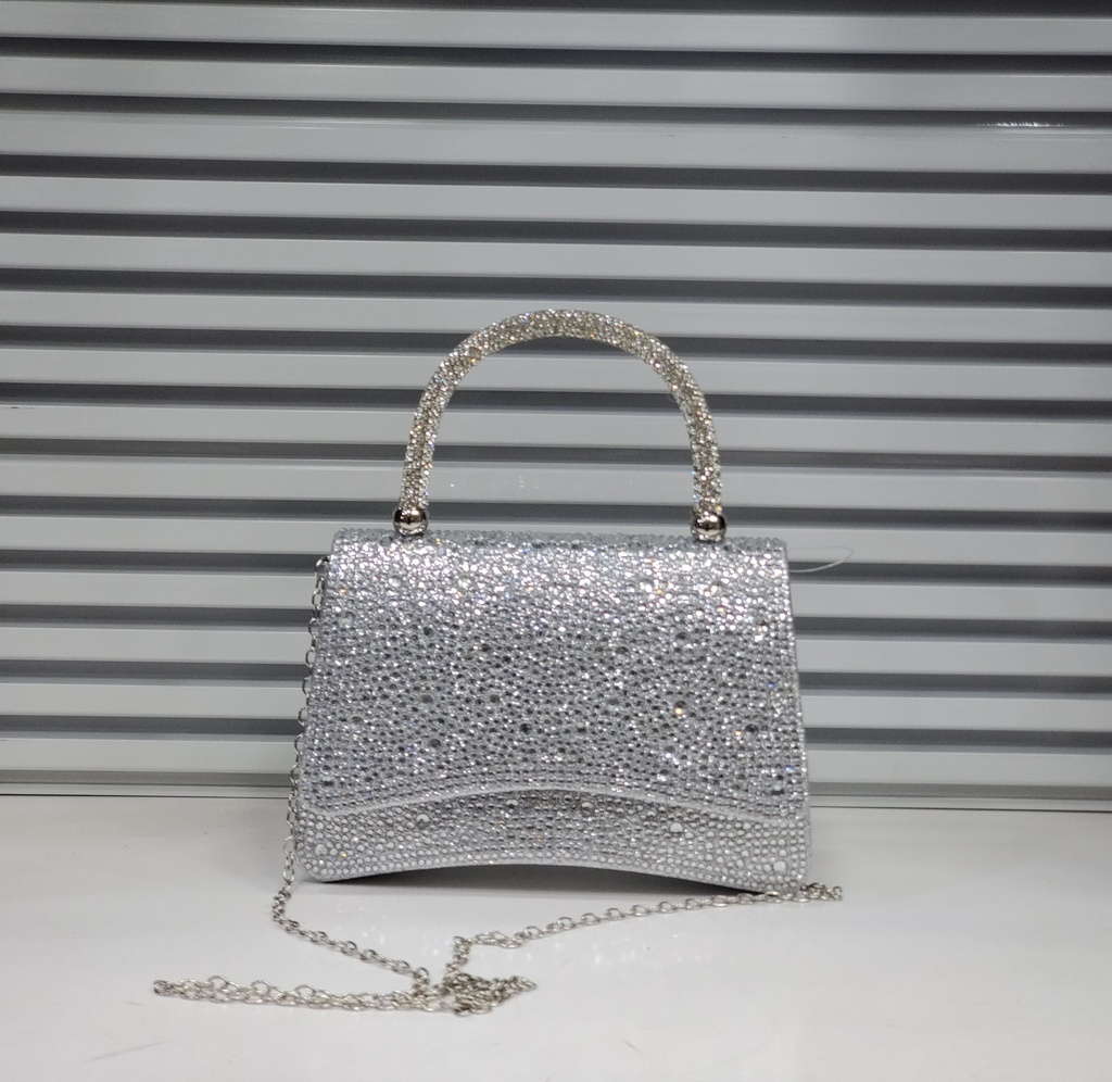 حقيبة جلد شبابية