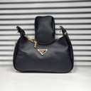 حقيبة جلد شبابية