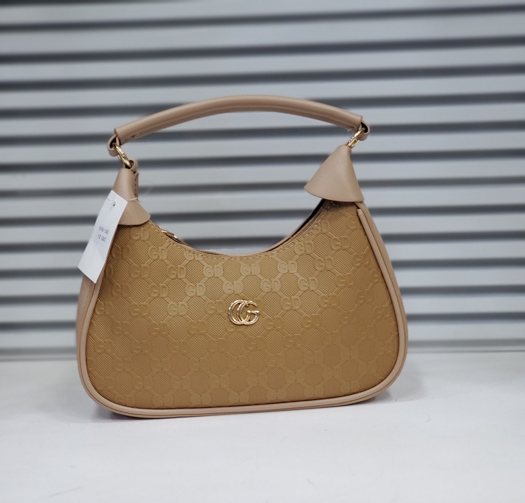 حقيبة جلد شبابية