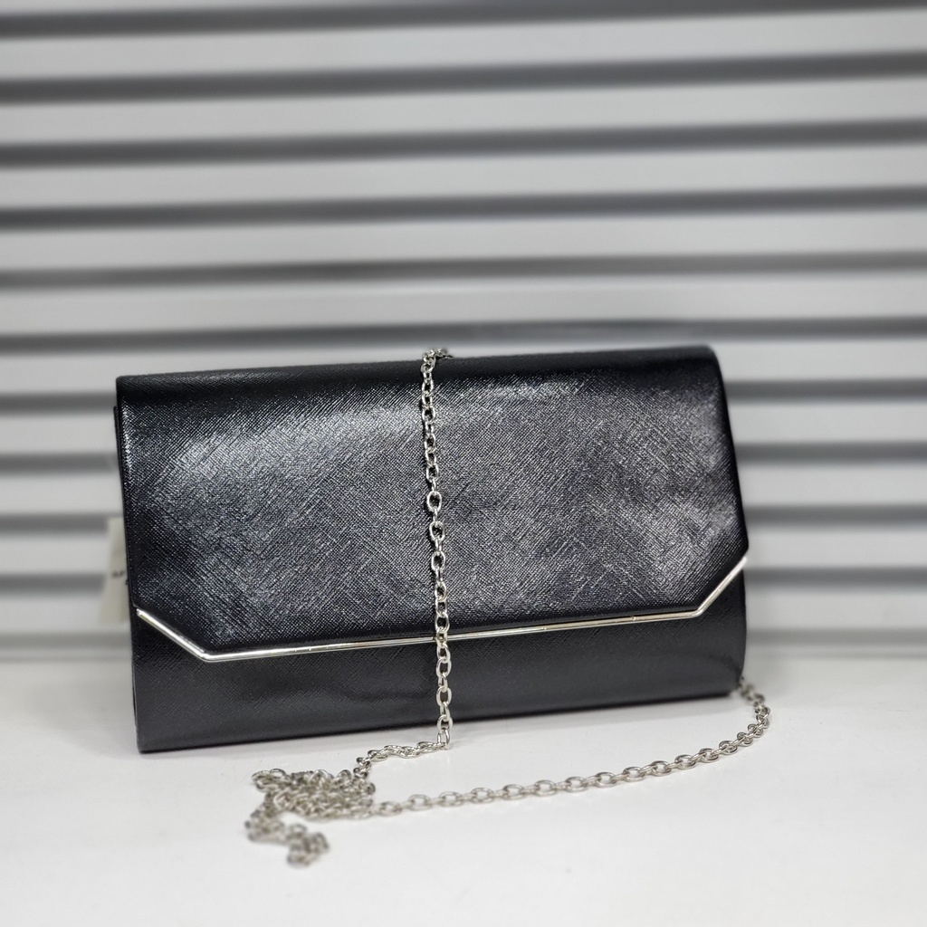 حقيبة جلد شبابية