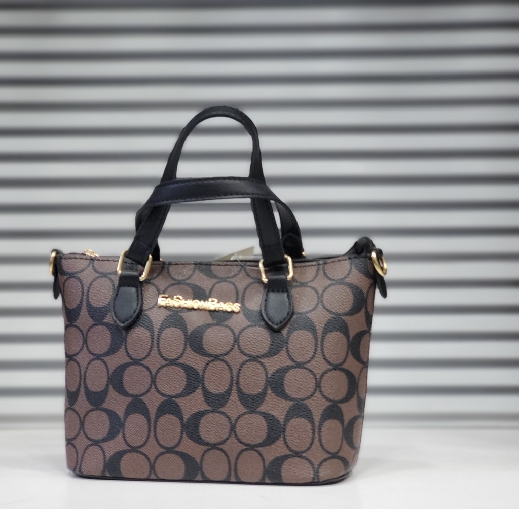 حقيبة جلد شبابية