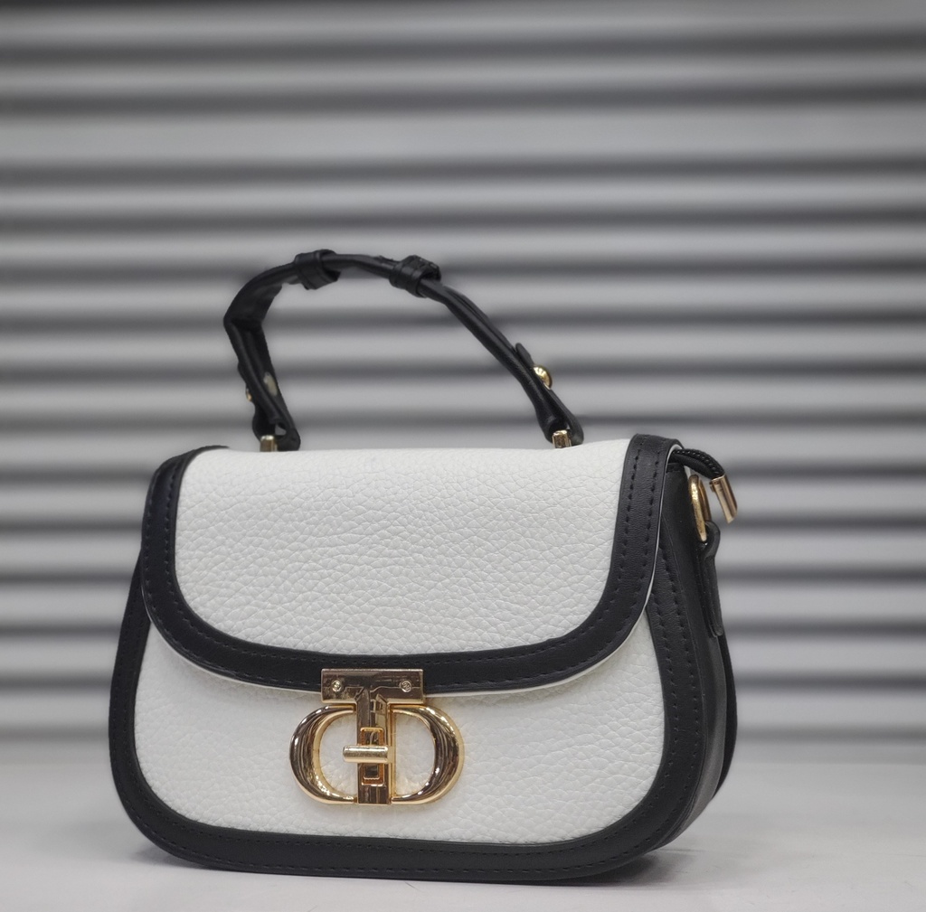 حقيبة جلد شبابية