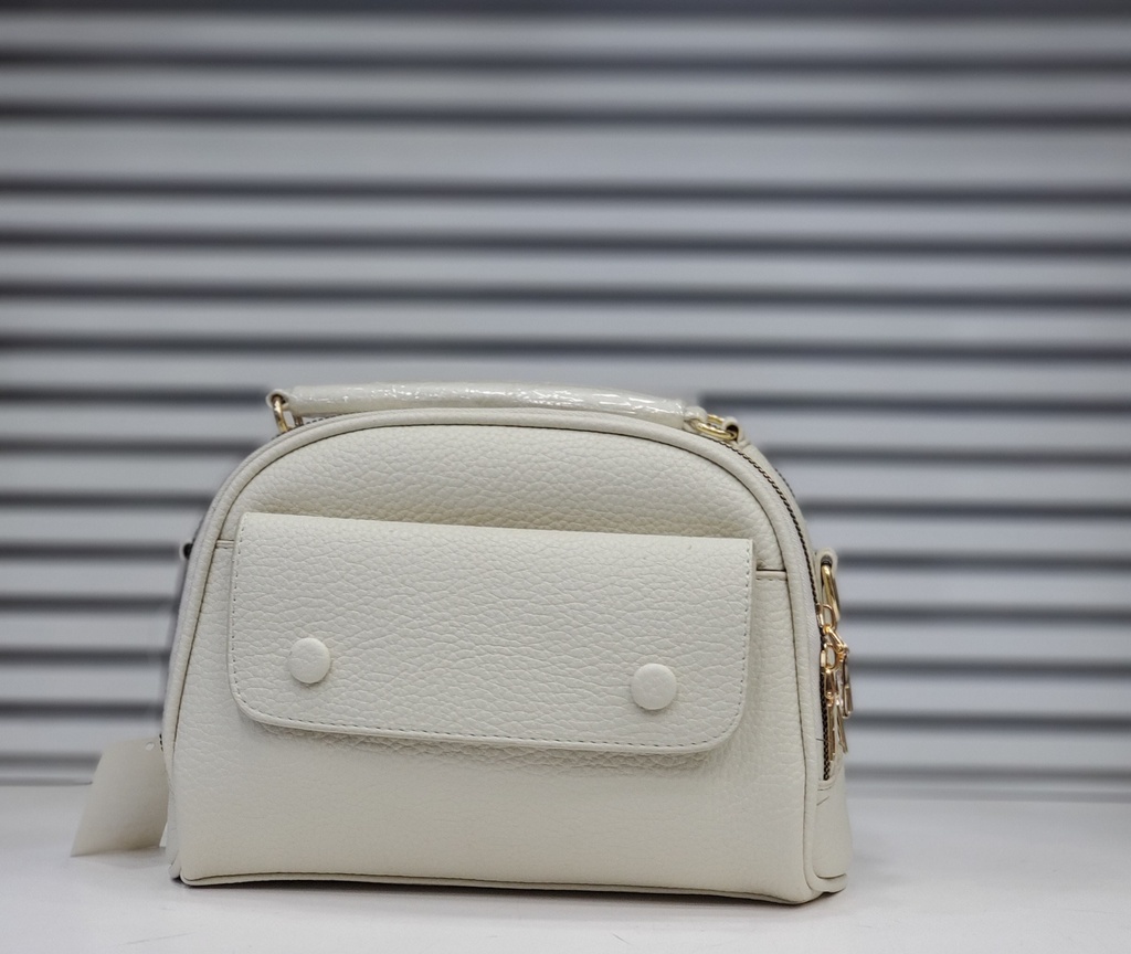 حقيبة جلد شبابية