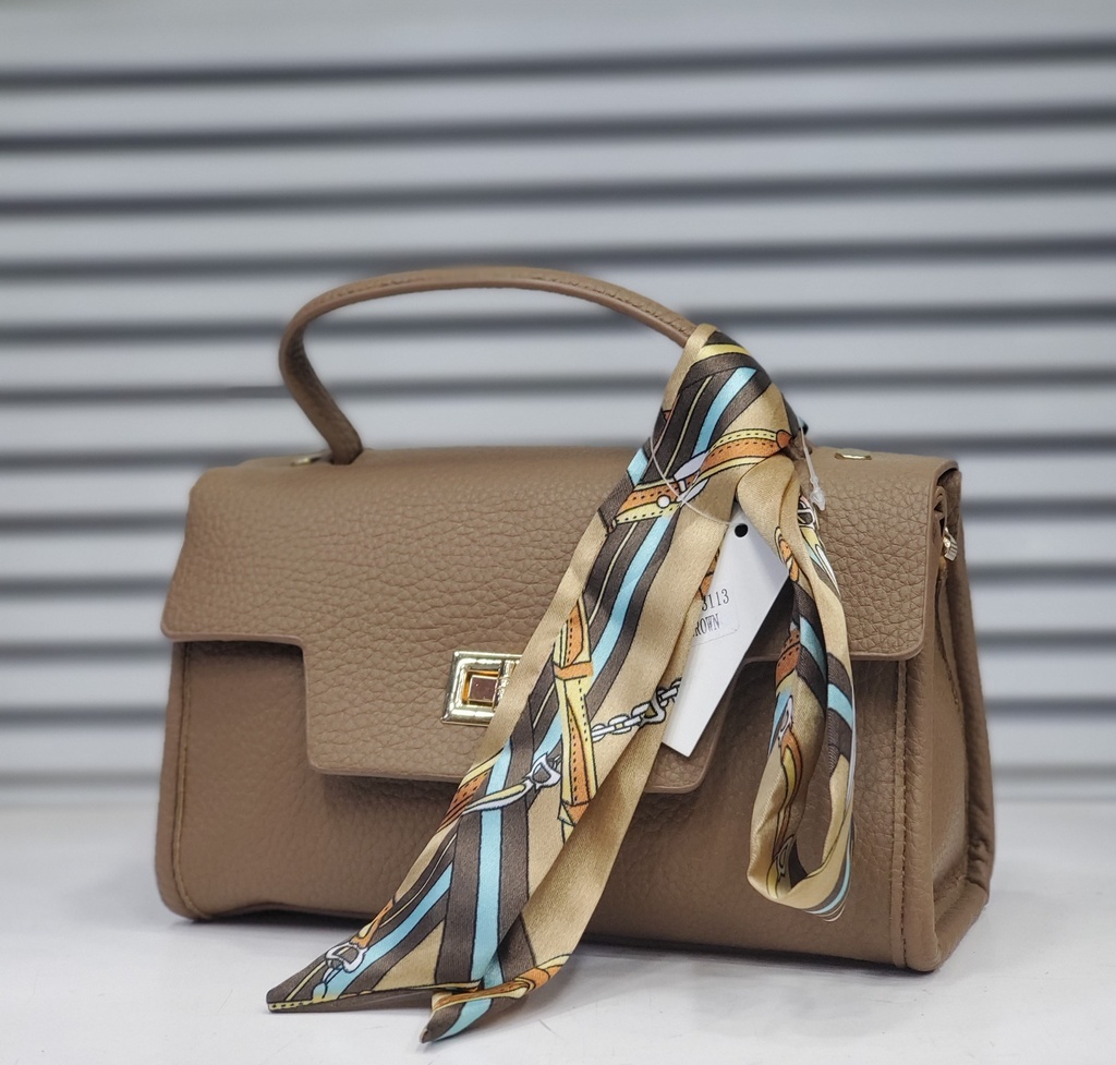 حقيبة جلد شبابية