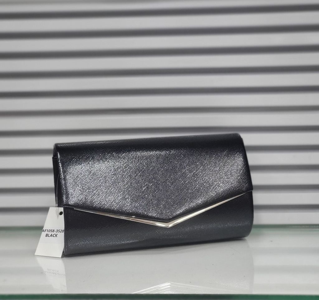 حقيبة جلد شبابية