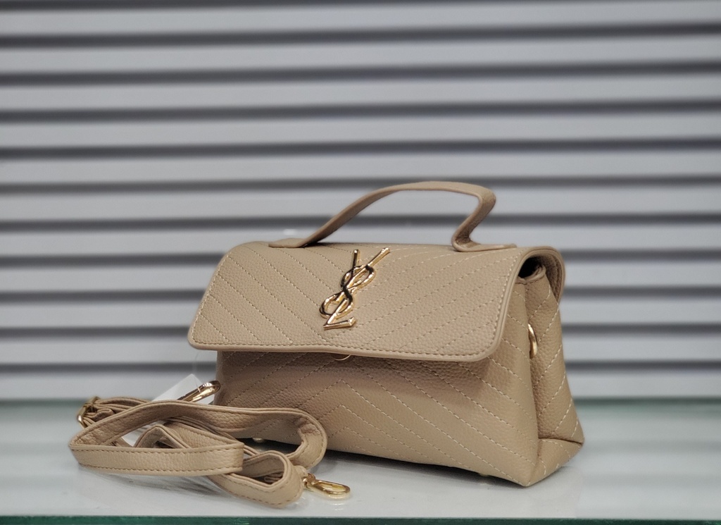 حقيبة جلد شبابية