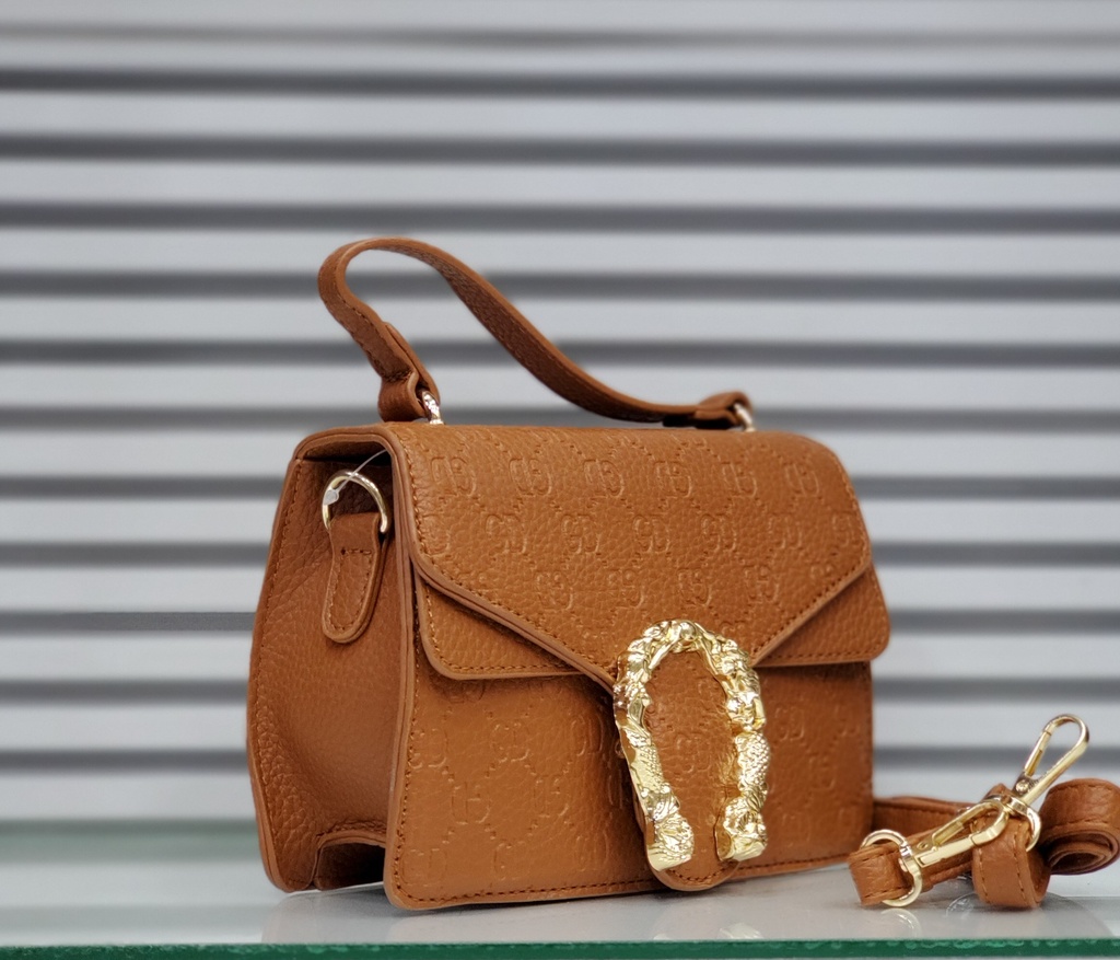 حقيبة جلد شبابية