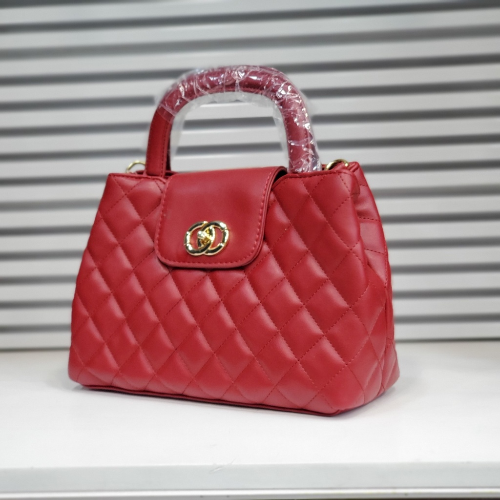 حقيبة جلد شبابية