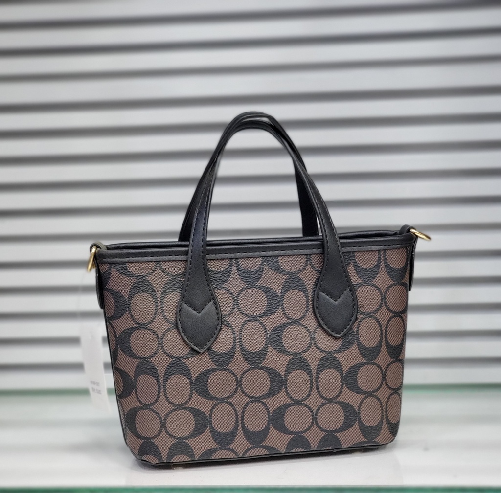 حقيبة جلد شبابية