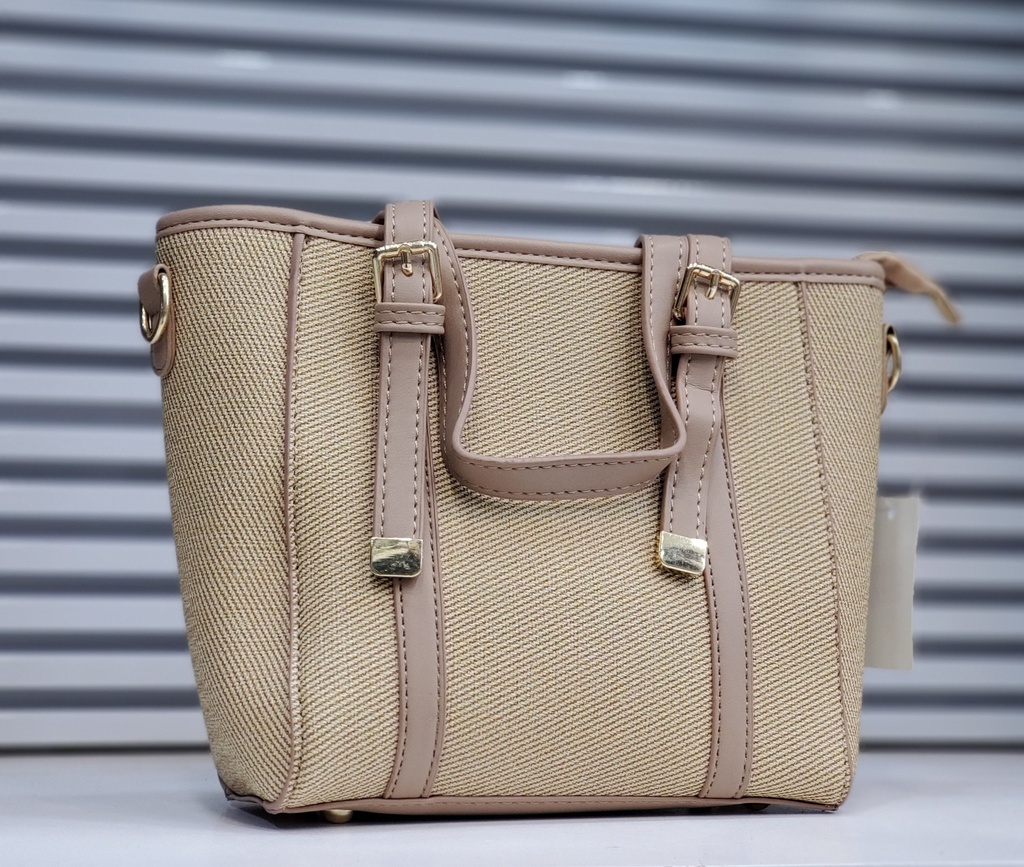 حقيبة جلد شبابية