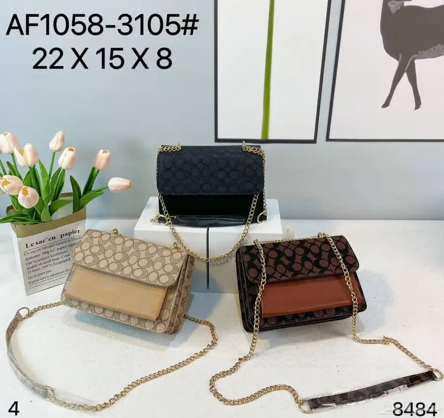 حقيبة جلد شبابية