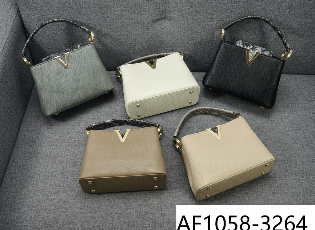 حقيبة جلد شبابية